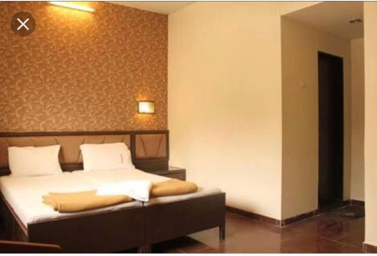 Hotel Ganesh Palace Mumbai Exteriör bild